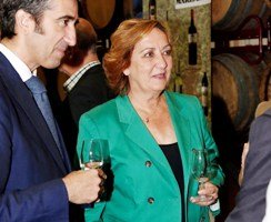 Soriano y Condado en la cooperativa de vino Santa María Magdalena de Mondéjar