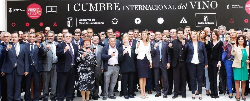 Cospedal presenta la Primera Cumbre Internacional del Vino