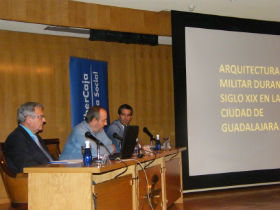 Condado asiste a las conferencias "La influencia de la arquitectura militar en el desarrollo urbanístico de Guadalajara"