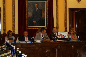 El pleno de Guadalajara aprueba la continuidad del contrato de limpieza viaria y recogida de residuos