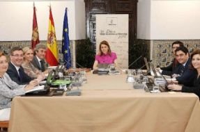 El Gobierno de Cospedal aprueba los presupuestos para 2014 y las rebajas de impuestos