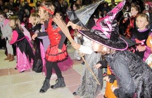 La catarata de actos de Halloween desborda la participación y desata el terror en Cabanillas del Campo