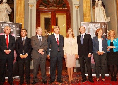 Cospedal: Castilla-La Mancha es el gran viñedo del mundo en extensión y en calidad