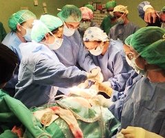 El Hospital Mancha Centro realiza con éxito la primera cesárea EXIT y salva la vida de un bebé con un tumor cervical
