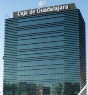 Peor que un trastero : La Caixa alquila la torre de Caja Guadalajara por 5 euros/m2 