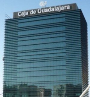 Peor que un trastero : La Caixa alquila la torre de Caja Guadalajara por 5 euros/m2