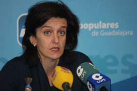 Ana González: “La rápida y eficaz labor del Gobierno de Rajoy ha impedido que suba el recibo de la luz a las empresas y a los ciudadanos”