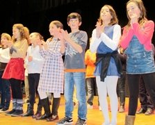 Cabanillas pone música a la Navidad con el multitudinario Festival de Villancicos y la gran Zambombada