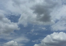 Cielos nubosos y lluvias aisladas este lunes en Guadalajara con ambiente soleado por la tarde