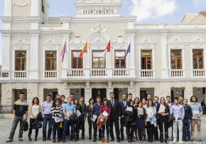 Román recibe a los 25 participantes del programa “Guadalajara en Europa”