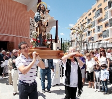 Procesión que ha tenido lugar este jueves en los Manantiales. (Foto: www.eduardobonillaruiz.com)
