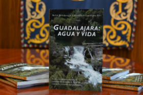 La Red de Bibliobuses provincial publica del libro “Guadalajara: Agua y vida” 