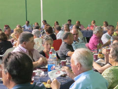 La Asociación de Jubilados y Pensionistas de Cabanillas celebra su vitalidad compartiendo experiencias y buena mesa 