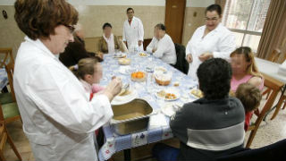 El comedor de Cáritas en Guadalajara repartió en 2013 más de 70.000 comidas