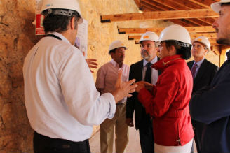 El delegado del Gobierno de Castilla-La Mancha visita las obras de restauración del castillo de Embid
