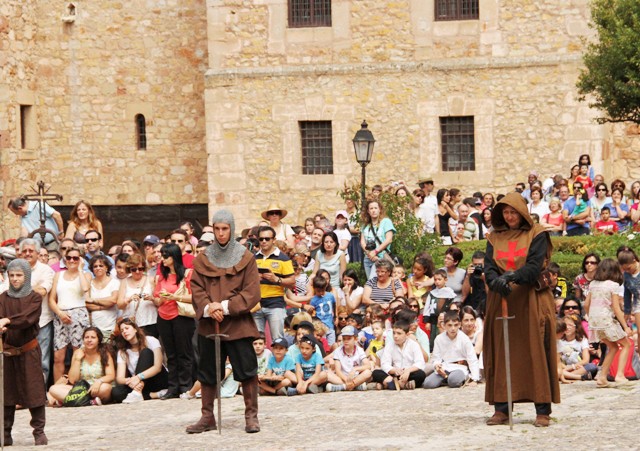 Más de 30.000 personas homenajean a Doña Blanca de Borbón en las XV Jornadas Medievales de Sigüenza