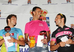 El gallego Alberto González se impone en el VII Triatlón de Pareja