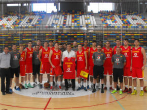 Encuentro de Román con la selección española de baloncesto U-17