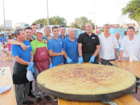 La fiesta de la tortilla de Cabanillas sirve más de dos millares de raciones y concede premio a las mejores recetas