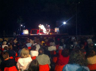 Un momento del espectaculo de Magia en el Parque de la Zarzabala