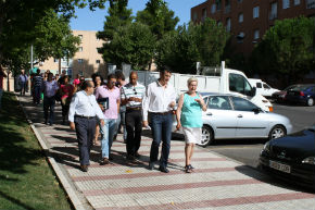 El Alcalde, Antonio Román, señala que el barrio de Los Manantiales ha mejorado de forma sustancial en los últimos siete años
