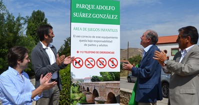 La Junta de Comunidades y la Diputación provincial, presentes en el homenaje a Adolfo Suárez González en Espinosa de Henares 