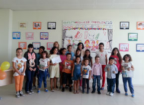 Un dibujo de Iván Aparicio, de 5 años, adornará el aula del progama Música en Familia