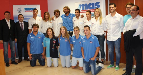 Los deportistas del Alcarreño son el mejor ejemplo para los escolares de los 20 colegios que participan en la campaña Somos agua. ¡Cuídala, Disfrútala!