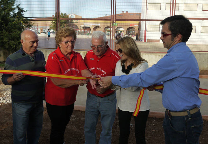Tres nuevas pistas de petanca para Villanueva de la Torre inauguradas en el marco de la Semana del Mayor