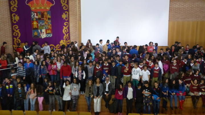 La presidenta de la Diputación disfruta con más de 350 niños del taller de cine de Pedro Solís con motivo del Día de la Infancia 