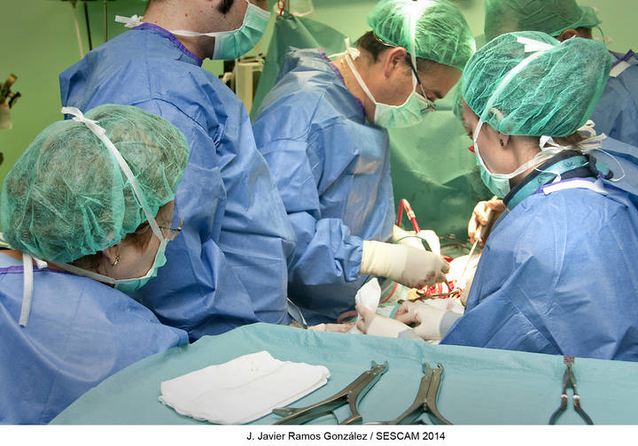 El Hospital de Guadalajara incorporará a principios de año una compleja cirugía para tratar a pacientes con escoliosis