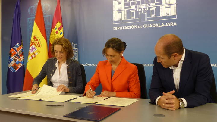 La Diputación ayuda a impulsar la práctica de esgrima en la provincia