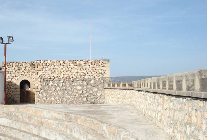 Más de 37.000 euros para restaurar el Torreón Medieval de Pareja