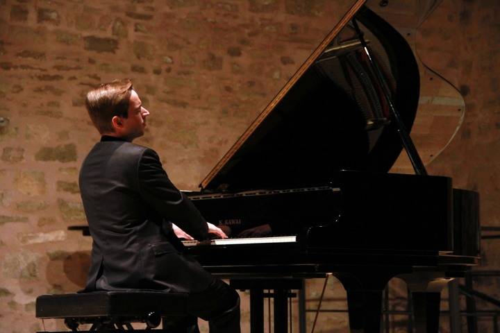 La magia de Sigüenza se sumó a la de Iberia de Albéniz en los dedos de Luis Grané