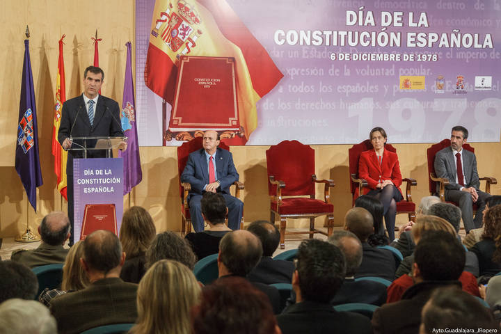 Román: “36 años después, depende de los españoles el seguir trabajando por un futuro empapado de la concordia, respeto y sensatez que presidieron ese día”