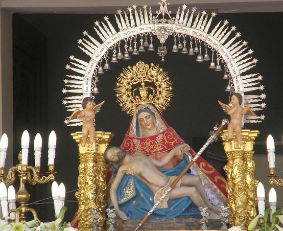 Roban dos coronas de la Virgen de Santa Olalla y el cepillo de la Iglesia