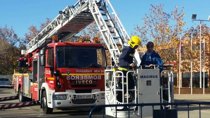 Guarinos: “El nuevo vehículo autoescala de los bomberos es la mayor inversión que se ha realizado en el Consorcio desde su creación”
