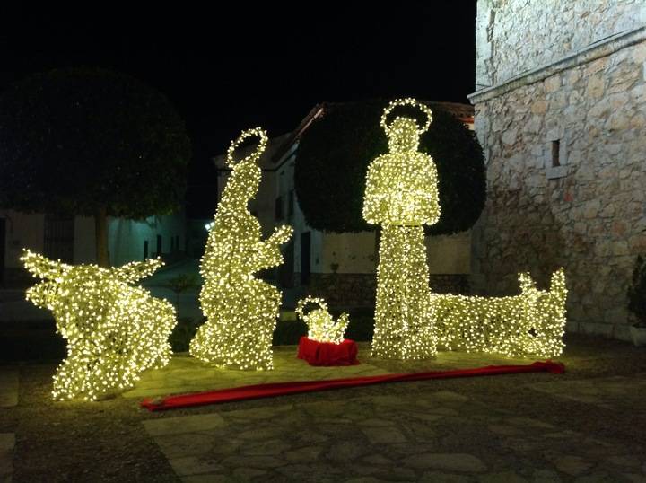 Fuentenovilla vive unas navidades solidarias, entrañables, deportivas y musicales