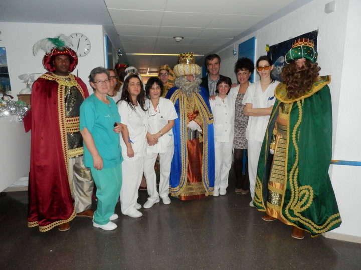 Sus Majestades los Reyes Magos visitan a los pacientes del Hospital de Guadalajara