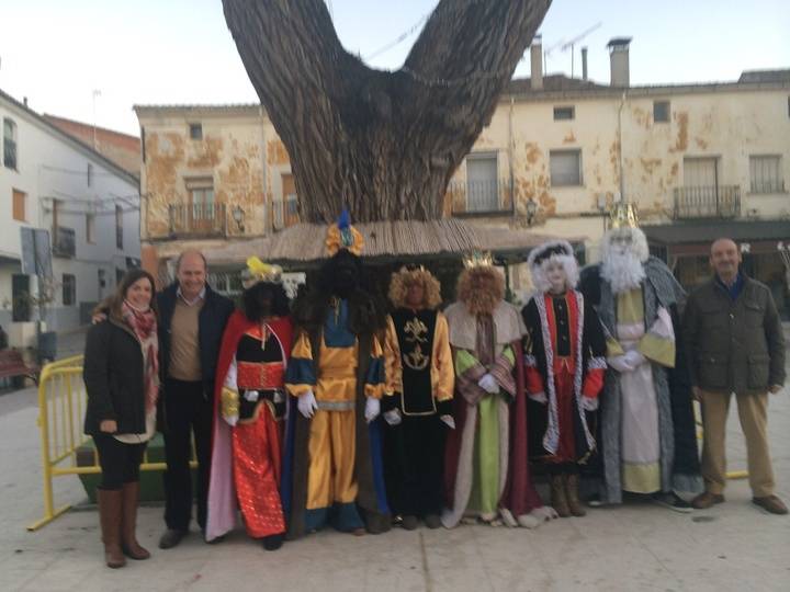 Los Reyes Magos han llenado de ilusión las calles de Pareja, Cereceda y Casasana 