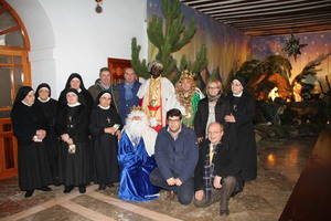 Los Reyes Magos, que de nuevo fueron Majos en Sigüenza, han visitado por triplicado la ciudad 