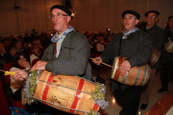 Las rondas navideñas funden el frío serrano en el II Certamen de Villancicos de Tamajón