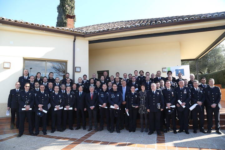 57 policías locales de la región distinguidos por su especialización en Policía Judicial