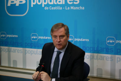 Cañizares indica que los ciudadanos perciben a un PP que representa la solución y a un PSOE que representa el pasado, entregado al radicalismo de Podemos