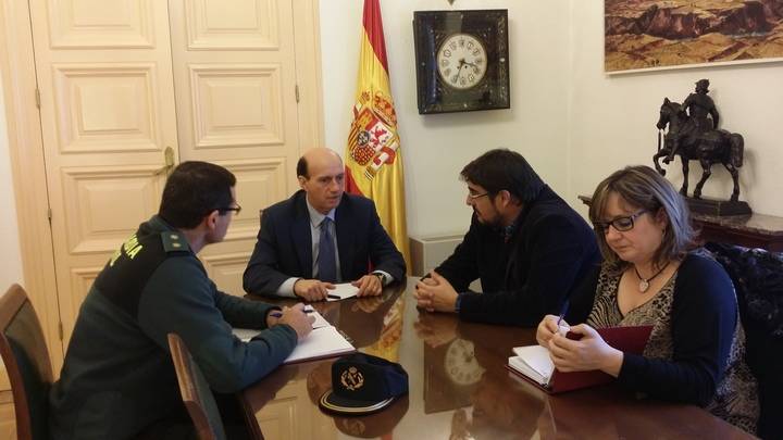 El subdelegado del Gobierno en Guadalajara, Juan Pablo Sánchez, se reúne con el alcalde de Marchamalo