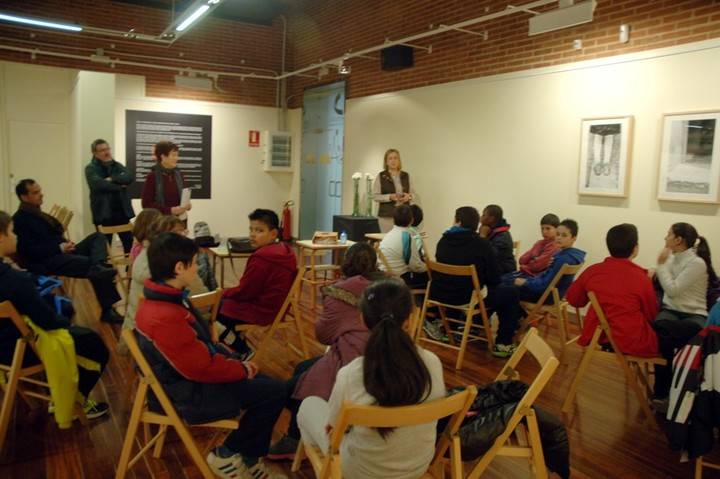 Dos grupos de escolares participan en un taller organizado por Diputación sobre el valor de la poesía en la enseñanza
