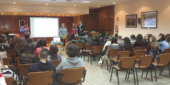 Un total de 42 jóvenes de Italia y Rumanía intercambian experiencias con alumnos del IES Carmen Burgos de Seguí