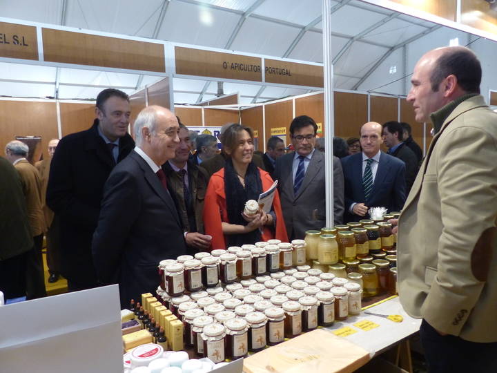 Ana Guarinos: Más de 30.000 visitantes y un aumento del 20% en las ventas es el exitoso balance de una espectacular Feria Apícola