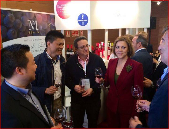 Cospedal afirma que la Cumbre pondrá de manifiesto que los vinos de Castilla-La Mancha “son de una calidad inmejorable”