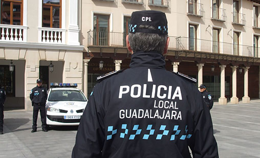 Un detenido en Guadalajara por tener un accidente e ir sin carnet y bebido un lunes por la tarde